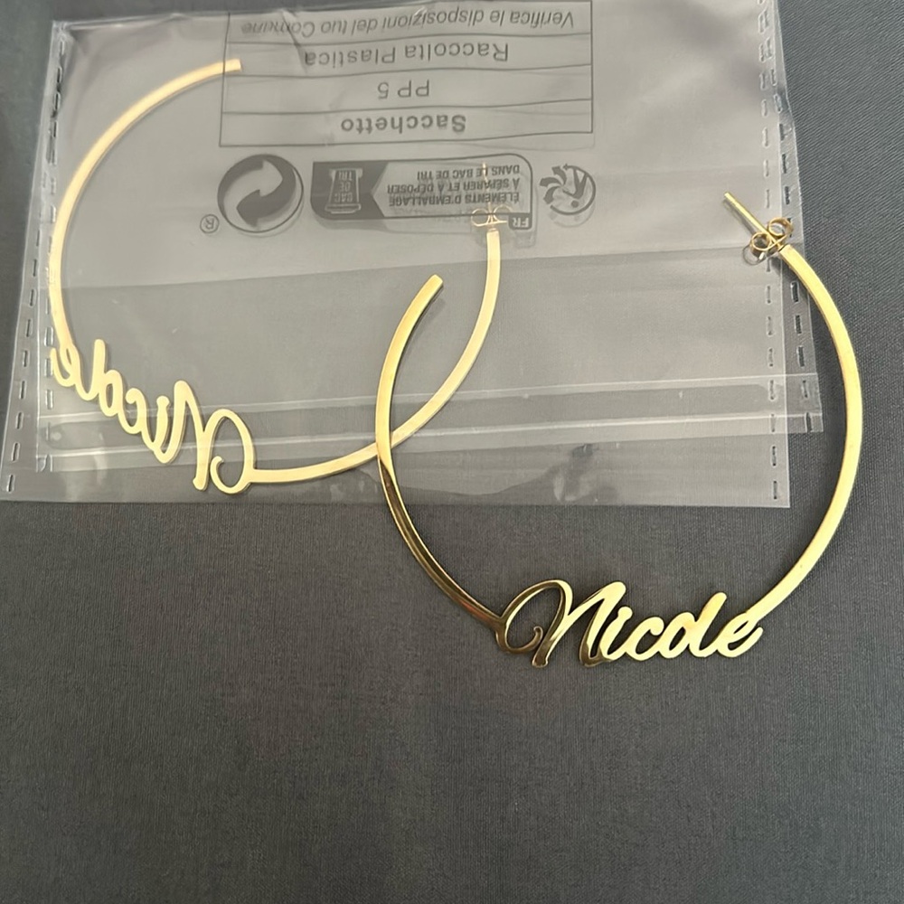 Personalized nameplate earrings. (Nicole)